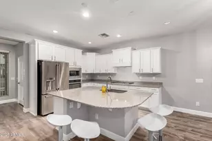 8987 W Seldon Ln, Peoria, AZ 85345 - Photo 12