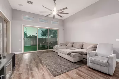 8987 W Seldon Lane, Peoria, AZ 85345 - Photo 2