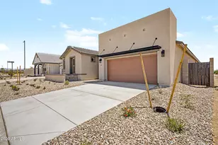 30385 W Hackberry Ln, Buckeye, AZ 85396 - Photo 2