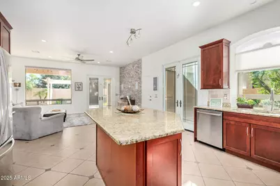 789 E San Carlos Way, Chandler, AZ 85249 - Photo 8