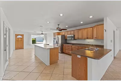 10902 W Brookside Drive, Sun City, AZ 85351 - Photo 4