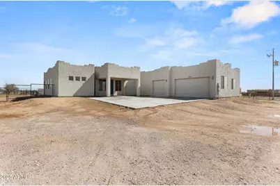 32011 N 225th Drive, Wittmann, AZ 85361 - Photo 2