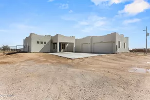 32011 N 225th Dr, Wittmann, AZ 85361 - Photo 2