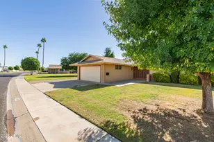 10607 W El Capitan Cir, Sun City, AZ 85351 - Photo 4
