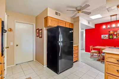 9414 W Greenway Road, Sun City, AZ 85351 - Photo 18