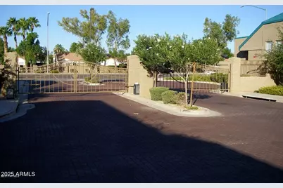 1015 S Val Vista Drive #8, Mesa, AZ 85204 - Photo 2