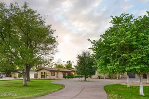 514 W Rose Ln, Phoenix, AZ 85013 - Photo 2