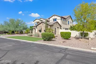 2448 E Amber Ct, Gilbert, AZ 85296 - Photo 4