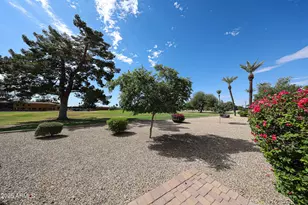 10829 N Fairway Ct W, Sun City, AZ 85351 - Photo 2