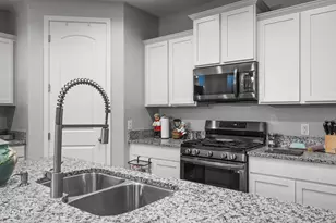 10762 W Bronco Trail, Peoria, AZ 85383 - Photo 16