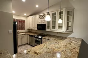 10847 N Fairway Ct, Sun City, AZ 85351 - Photo 2