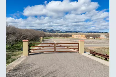 1090 E Amber Way #3, Camp Verde, AZ 86322 - Photo 2
