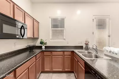 10502 W Swayback Pass, Peoria, AZ 85383 - Photo 18