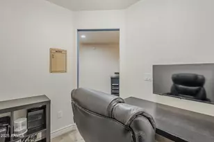 5350 E Deer Valley Dr, Phoenix, AZ 85054 - Photo 28