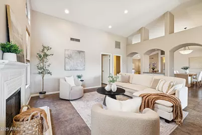 510 S Lagoon Drive, Gilbert, AZ 85233 - Photo 2