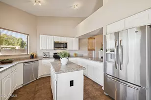 510 S Lagoon Dr, Gilbert, AZ 85233 - Photo 12