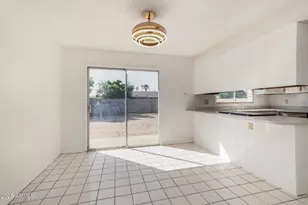 2201 W Topeka Dr, Phoenix, AZ 85027 - Photo 10