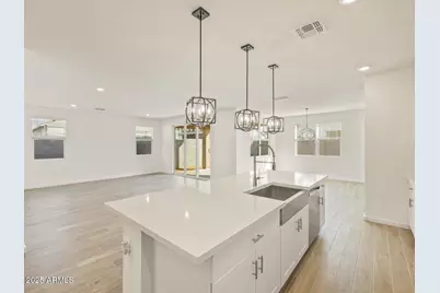 17770 W Odeum Lane, Goodyear, AZ 85338 - Photo 10