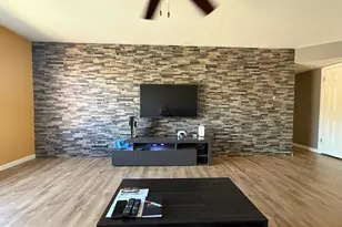 3944 W Wood Dr, Phoenix, AZ 85029 - Photo 8