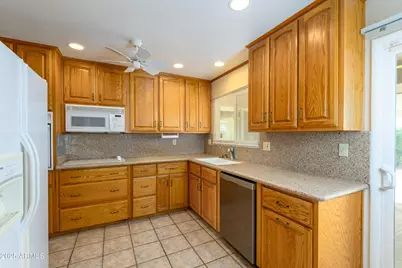 10701 W Willowbrook Drive, Sun City, AZ 85373 - Photo 14