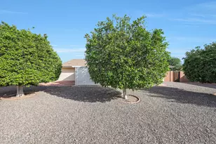 10760 W Saratoga Cir, Sun City, AZ 85351 - Photo 46