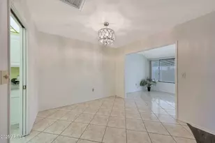 10760 W Saratoga Cir, Sun City, AZ 85351 - Photo 12