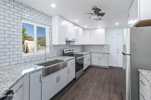 7034 S 42nd St, Phoenix, AZ 85042 - Photo 2