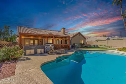 4026 E Summerhaven Drive, Phoenix, AZ 85044 - Photo 2