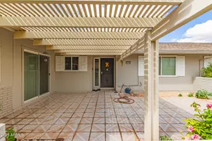 10404 W Kingswood Cir, Sun City, AZ 85351 - Photo 4