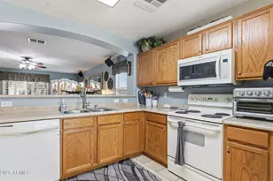 10602 W Roanoke Ave, Avondale, AZ 85392 - Photo 6