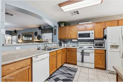 10602 W Roanoke Avenue, Avondale, AZ 85392 - Photo 4