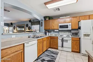 10602 W Roanoke Ave, Avondale, AZ 85392 - Photo 4