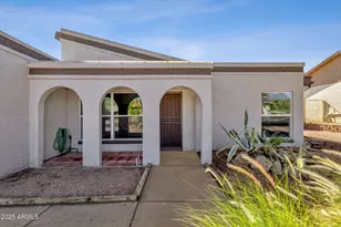 2041 E Karen Dr, Phoenix, AZ 85022 - Photo 2