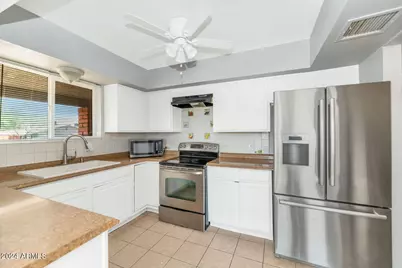 316 E Vogel Avenue, Phoenix, AZ 85020 - Photo 1