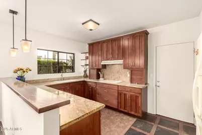 8856 S Taylor Drive, Tempe, AZ 85284 - Photo 14