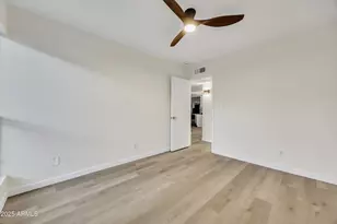 7921 N 61st Ave, Glendale, AZ 85301 - Photo 20