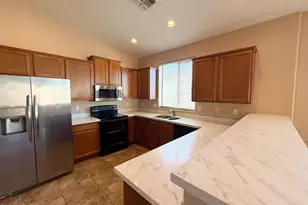 3710 W Lydia Ln, Phoenix, AZ 85041 - Photo 4