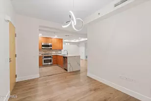 7127 E Rancho Vista Dr, Scottsdale, AZ 85251 - Photo 2