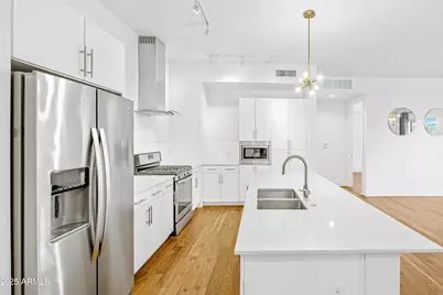 3131 N Central Avenue #3009, Phoenix, AZ 85012 - Photo 2