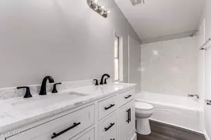 303 E South Mountain Ave, Phoenix, AZ 85042 - Photo 18