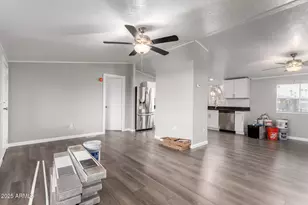 303 E South Mountain Ave, Phoenix, AZ 85042 - Photo 10