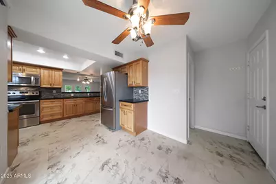 10617 W El Capitan Circle, Sun City, AZ 85351 - Photo 8