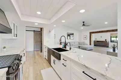 1102 S Park View Circle, Mesa, AZ 85208 - Photo 12