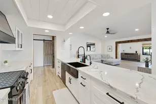 1102 S Park View Cir, Mesa, AZ 85208 - Photo 12