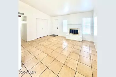 10 W Concorda Drive #102, Tempe, AZ 85282 - Photo 1