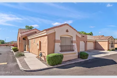 1260 S Lindsay Road #8, Mesa, AZ 85204 - Photo 1