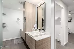 200 W Portland St, Phoenix, AZ 85003 - Photo 24