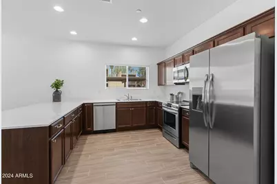 2842 E Tracy Lane #4, Phoenix, AZ 85032 - Photo 1