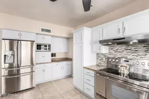 1706 E Brookwood Ct, Phoenix, AZ 85048 - Photo 18