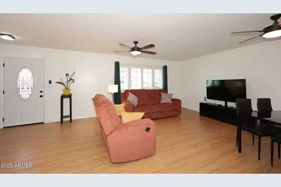 11442 N Coggins Drive, Sun City, AZ 85351 - Photo 4